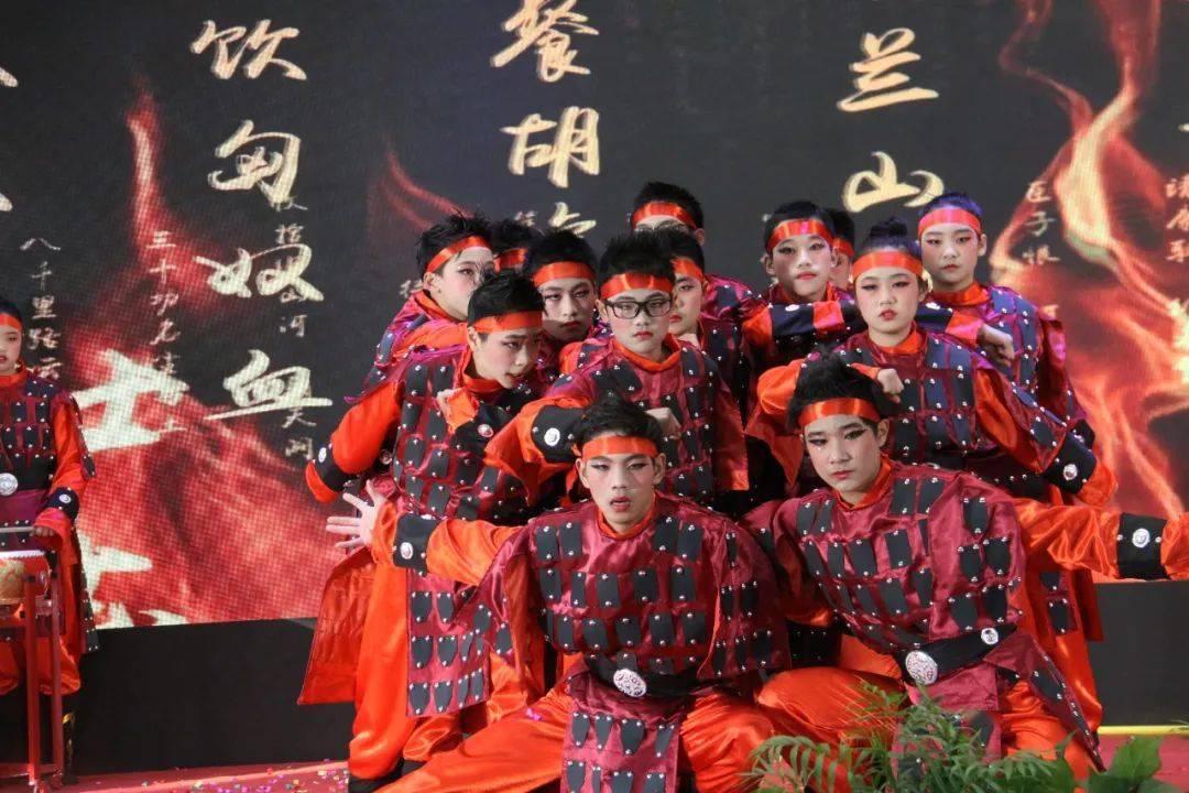 为什么普遍都认为鹿鼎记是金庸的巅峰之作?-专业有问必答平台